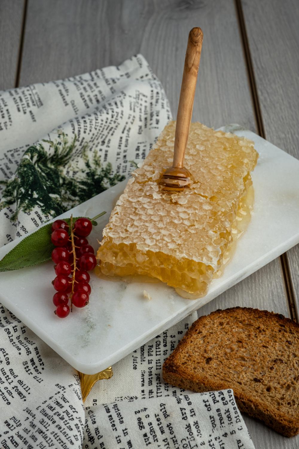 YASİN GURME DOĞAL PETEK  KARAKOVAN BAL (500 gr)