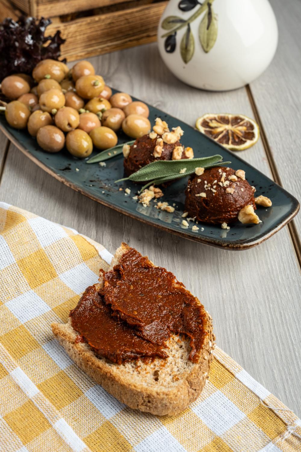 YASİN GURME ACUKA KAHVALTILIK SOS (200 gr)